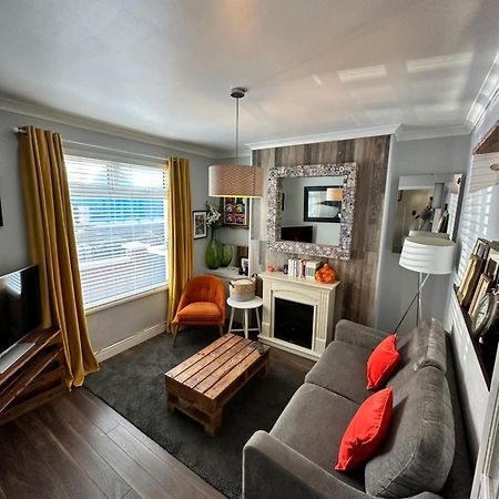 Cosy Two Bed Terraced House 7Min Drive From City Belfast Exteriér fotografie