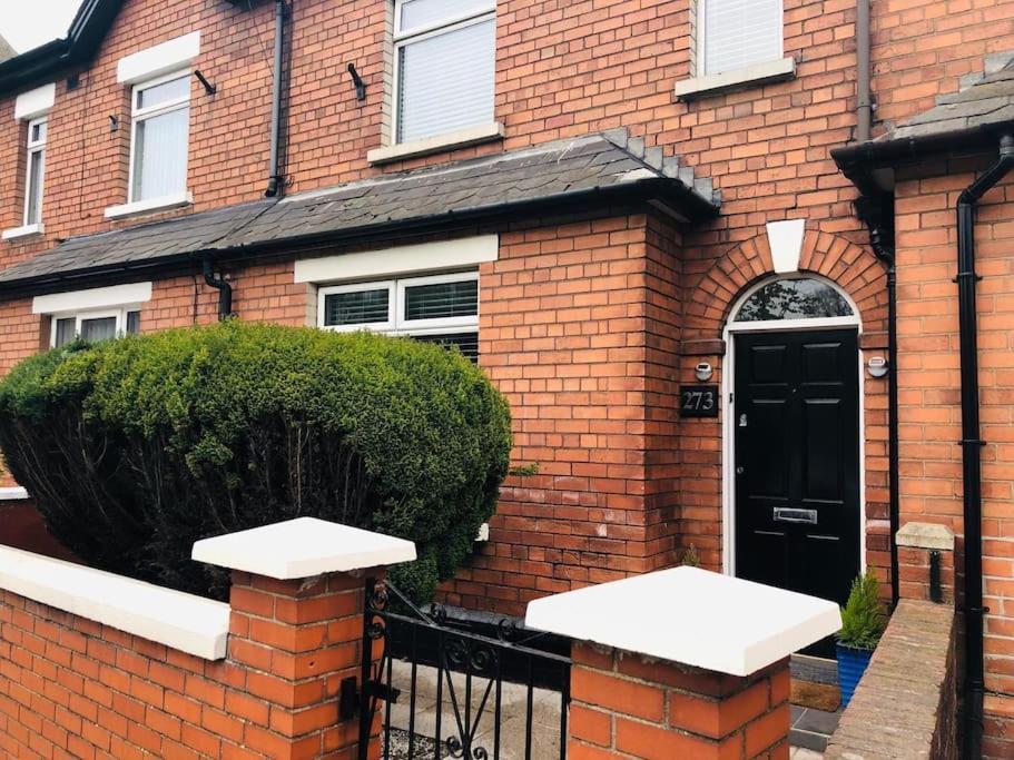 Cosy Two Bed Terraced House 7Min Drive From City Belfast Exteriér fotografie