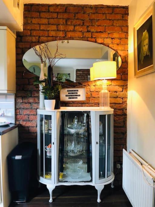Cosy Two Bed Terraced House 7Min Drive From City Belfast Exteriér fotografie