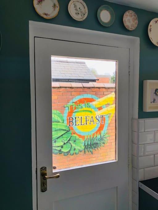 Cosy Two Bed Terraced House 7Min Drive From City Belfast Exteriér fotografie
