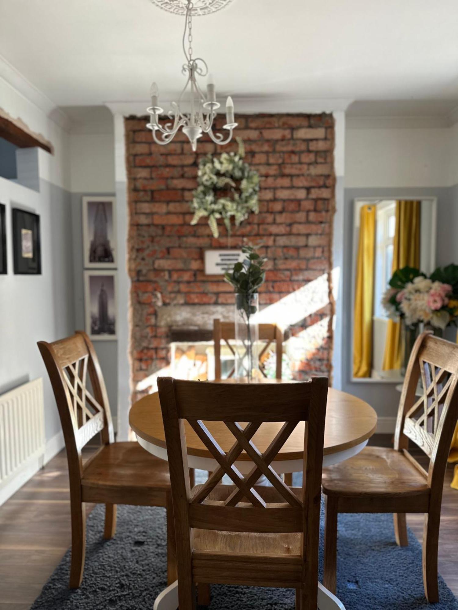 Cosy Two Bed Terraced House 7Min Drive From City Belfast Exteriér fotografie