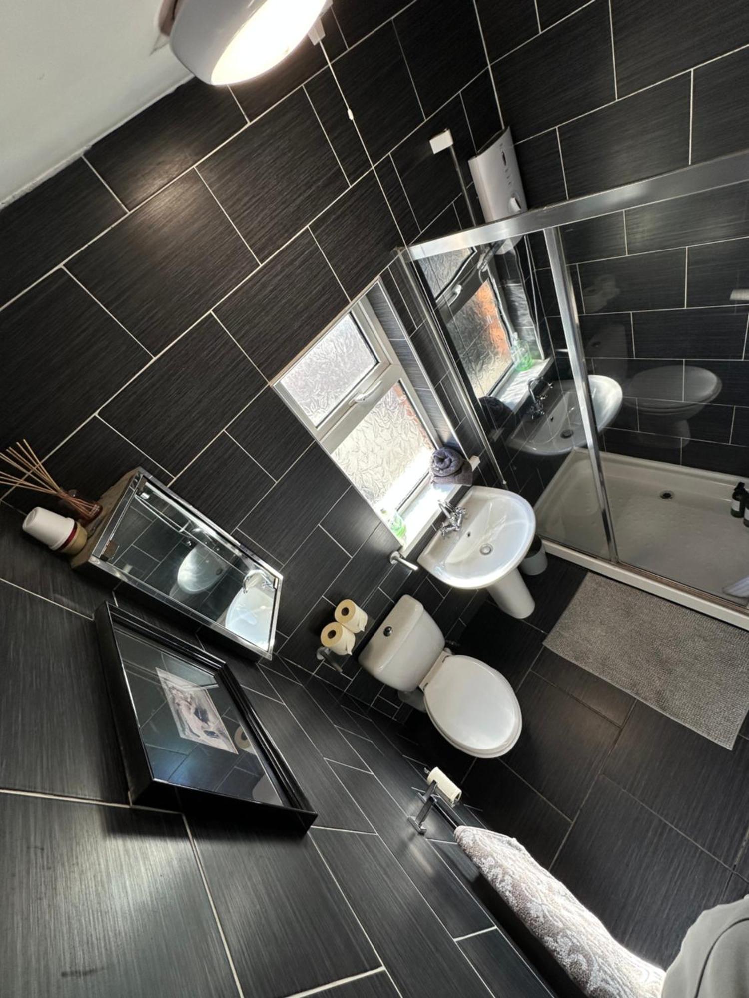Cosy Two Bed Terraced House 7Min Drive From City Belfast Exteriér fotografie